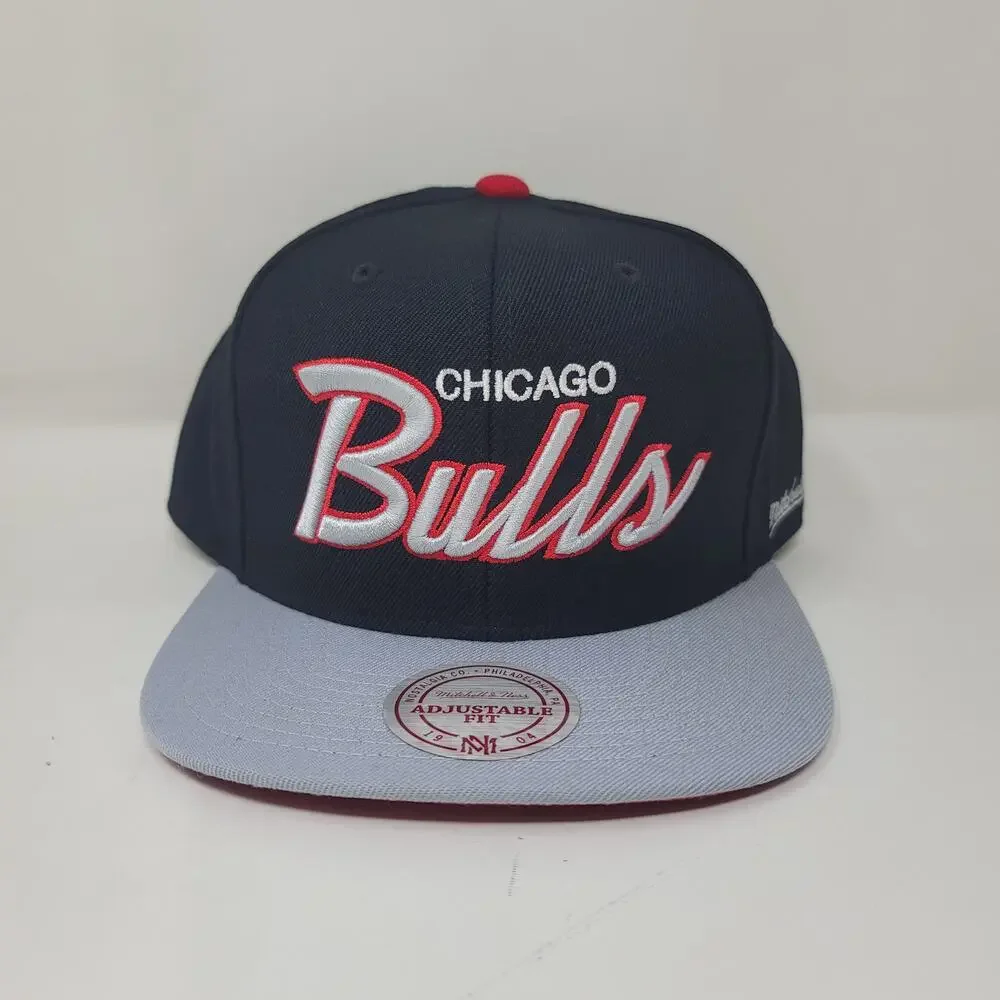 🆕 Mitchell & Ness NBA Chicago Bulls Script Snapback Hat Black Gray